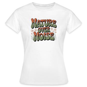 Aventure - La nature plutôt que le bruit - T-shirt Femme - blanc - Devant - AI Model Female 172 dark (172cm)