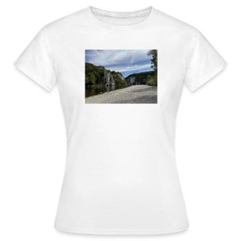 Rivière Kelheim Falaises Paysage Gorges du Danube - T-shirt Femme - blanc - Devant - AI Model Female 172 dark (172cm)