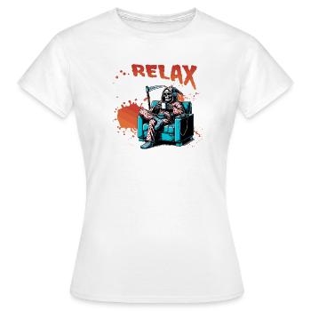 Relax-Skelett im Sessel - Frauen T-Shirt - Weiß - Vorne - AI Model Female 172 dark (172cm)