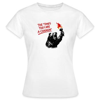 Ours ambulant avec torche à feu - T-shirt Femme - blanc - Devant - AI Model Female 172 dark (172cm)