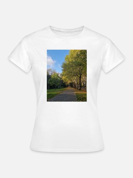 Herbstpfad durch Lauballee - Frauen T-Shirt - Weiß