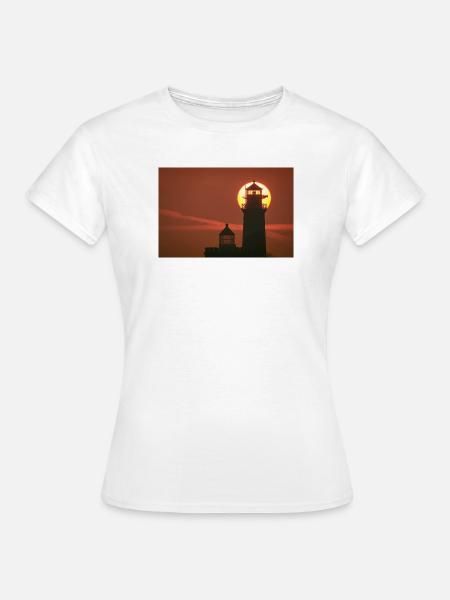 Leuchtturm Kap Arkona im Sonnenuntergang - Frauen T-Shirt - Weiß