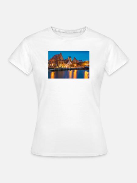 Wismar am Abend - Frauen T-Shirt - Weiß