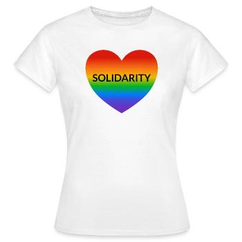 Solidarity Rainbow Heart LGBT Safe Space Gay Ally - Frauen T-Shirt - Weiß - Vorne - AI Model Female 172 dark (172cm)