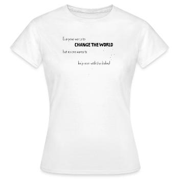 Die Welt verbessern fängt bei Mama an - Frauen T-Shirt - Weiß - Vorne - AI Model Female 172 dark (172cm)