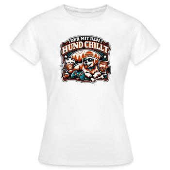 Hund Chillt im Wald mit Controller - Frauen T-Shirt - Weiß - Vorne - AI Model Female 172 dark (172cm)