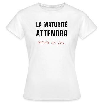 Maturité en Attente Typo Contrasté - T-shirt Femme - blanc - Devant - AI Model Female 172 dark (172cm)