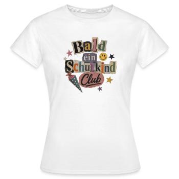 Bald Schulkind Club Collage Shirt - Frauen T-Shirt - Weiß - Vorne - AI Model Female 172 dark (172cm)