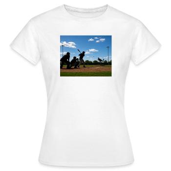Le baseball dans le swing - T-shirt Femme - blanc - Devant - AI Model Female 172 dark (172cm)