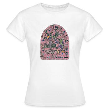 Wildnis ruft: Go Hiking - Frauen T-Shirt - Weiß - Vorne - AI Model Female 172 dark (172cm)
