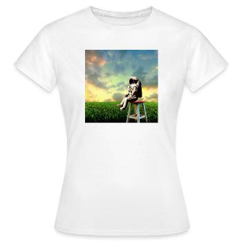 Astronaut at Dusk in Field - Women's T-Shirt - white - Front - AI Model Female 172 dark (172cm)