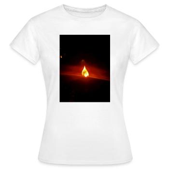 Lumière nocturne Goutte de Flamme - T-shirt Femme - blanc - Devant - AI Model Female 172 dark (172cm)