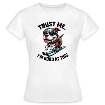 Dessin animé Skieur Bouledogue Chien Drôle - T-shirt Femme - blanc - Devant - AI Model Female 172 dark (172cm)
