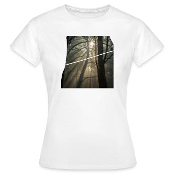 Rayons de soleil forestiers à la lumière du matin - T-shirt Femme - blanc - Devant - AI Model Female 172 dark (172cm)