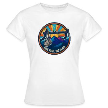 Ride Fast Sip Slow Retro Bike Abzeichen - Frauen T-Shirt - Weiß - Vorne - AI Model Female 172 dark (172cm)