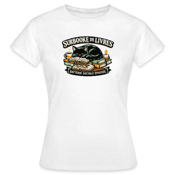 Chat dormeur parmi les livres et bougies - T-shirt Femme - blanc - Devant - AI Model Female 172 dark (172cm)
