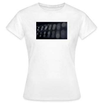 Motif abstrait de lumière floue avec un bokeh doux - T-shirt Femme - blanc - Devant - AI Model Female 172 dark (172cm)