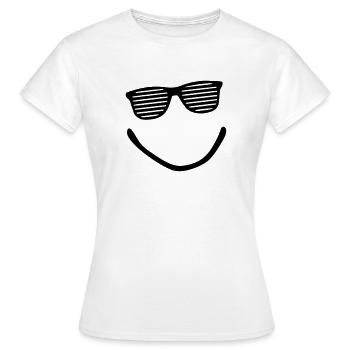 Big Smile - Smiley - Sonnenbrille - Frauen T-Shirt - Weiß - Vorne - AI Model Female 172 dark (172cm)