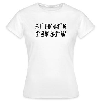 Stonehenge Koordinaten (Vintage/Schwarz) - Frauen T-Shirt - Weiß - Vorne - AI Model Female 172 dark (172cm)