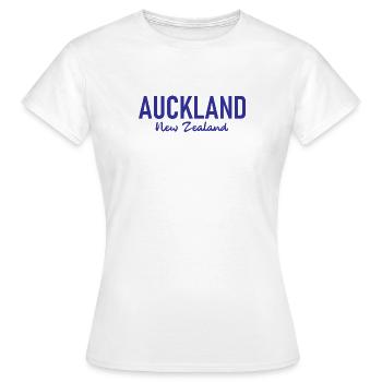 Auckland - New Zealand - Aotearoa - Neuseeland - Frauen T-Shirt - Weiß - Vorne - AI Model Female 172 dark (172cm)