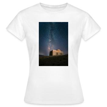 Milchstraße über Ruinen Nachtlandschaft - Frauen T-Shirt - Weiß - Vorne - AI Model Female 172 dark (172cm)