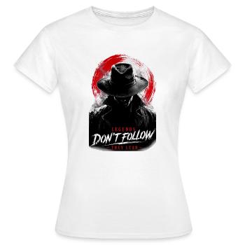 Les légendes ne mènent pas à suivre - T-shirt Femme - blanc - Devant - AI Model Female 172 dark (172cm)
