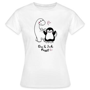 Kuschliger Pinguin mit Herzchen - Frauen T-Shirt - Weiß - Vorne - AI Model Female 172 dark (172cm)