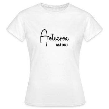 Aotearoa MAORI - Frauen T-Shirt - Weiß - Vorne - AI Model Female 172 dark (172cm)