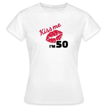 Kiss me 50 Anniversaire - T-shirt Femme - blanc - Devant - AI Model Female 172 dark (172cm)