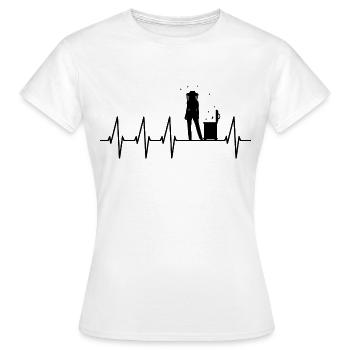 Femme apicultrice avec abeille - T-shirt Femme - blanc - Devant - AI Model Female 172 dark (172cm)