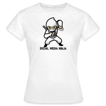 Social-Media-Ninja - Frauen T-Shirt - Weiß - Vorne - AI Model Female 172 dark (172cm)