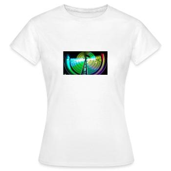 Effets de lumière sur manège la nuit - T-shirt Femme - blanc - Devant - AI Model Female 172 dark (172cm)