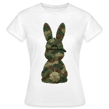 Hase von hinten Cap Tarnfarben Kappe Camouflage - Frauen T-Shirt - Weiß - Vorne - AI Model Female 172 dark (172cm)