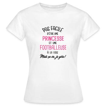 Pas facile d'être princesse et footballeuse - T-shirt Femme - blanc - Devant - AI Model Female 172 dark (172cm)