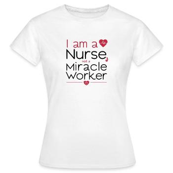 Chemise de soins humoristique pour les infirmières - T-shirt Femme - blanc - Devant - AI Model Female 172 dark (172cm)