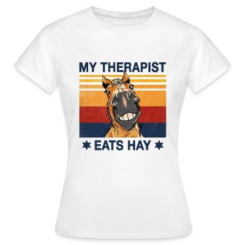Mein Therapeut isst Heu Pferde Reiter Design - Frauen T-Shirt - Weiß - Vorne - AI Model Female 172 dark (172cm)