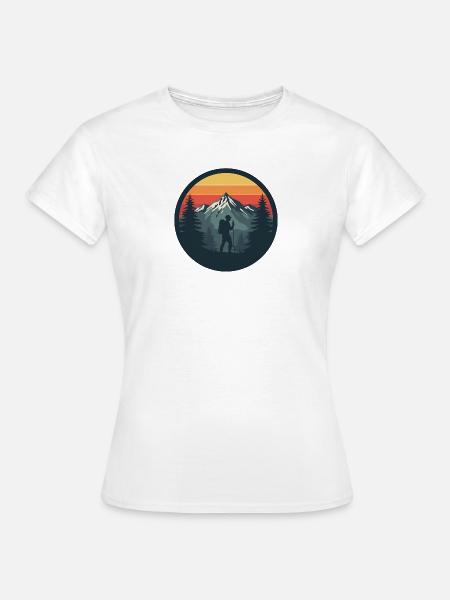 Abenteuerlicher Wanderer bei Sonnenuntergang - Frauen T-Shirt - Weiß