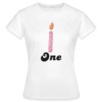 Kerze zum 1. Jahrestag - Frauen T-Shirt - Weiß - Vorne - AI Model Female 172 dark (172cm)