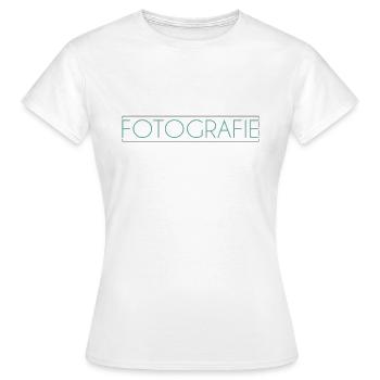 Fotografie Schriftzug - Frauen T-Shirt - Weiß - Vorne - AI Model Female 172 dark (172cm)