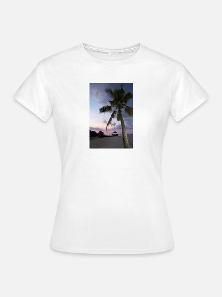 tropischer-strand-abends - Frauen T-Shirt - Weiß
