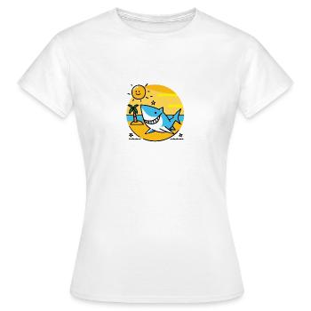 Requin sur la plage se baigne au soleil - T-shirt Femme - blanc - Devant - AI Model Female 172 dark (172cm)