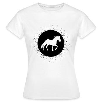 Cercle avec seringues et cheval - (3) - T-shirt Femme - blanc - Devant - AI Model Female 172 dark (172cm)