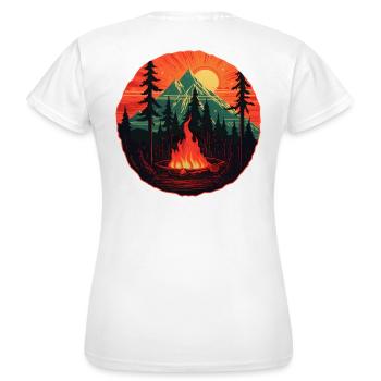 Outdoor Romantik - Lagerfeuer im Bergpanorama - Frauen T-Shirt - Weiß - Hinten - AI Model Female 172 dark (172cm)