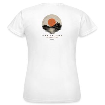 Trouvez l’équilibre – Coucher de soleil vintage en montagne - T-shirt Femme - blanc - Dos - AI Model Female 172 dark (172cm)