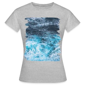Vagues mer vacances d'été - T-shirt Femme - gris chiné - Devant - AI Model Female 172 dark (172cm)