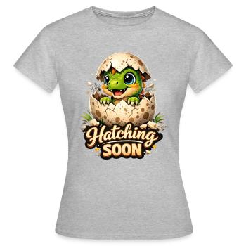Bébé dinosaure mignon - Dino qui va bientôt éclore - T-shirt Femme - gris chiné - Devant - AI Model Female 172 dark (172cm)