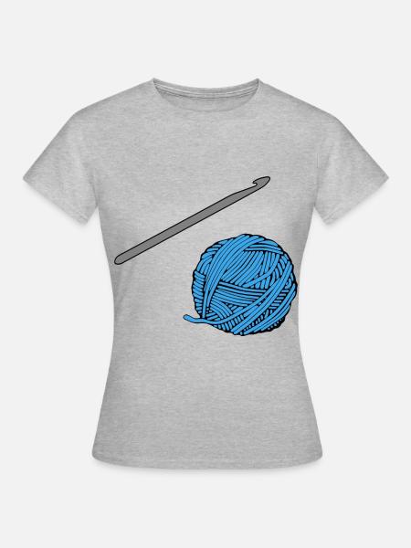 Blaues Häkel-Garn mit Häkelnadel - Frauen T-Shirt - Grau meliert