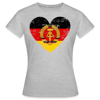 Cœur du drapeau de la RDA - T-shirt Femme - gris chiné - Devant - AI Model Female 172 dark (172cm)