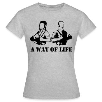 A Way of Life - Frauen T-Shirt - Grau meliert - Vorne - AI Model Female 172 dark (172cm)