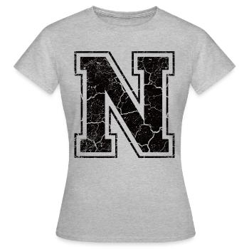 Un caractère N in Grunge-Look - T-shirt Femme - gris chiné - Devant - AI Model Female 172 dark (172cm)